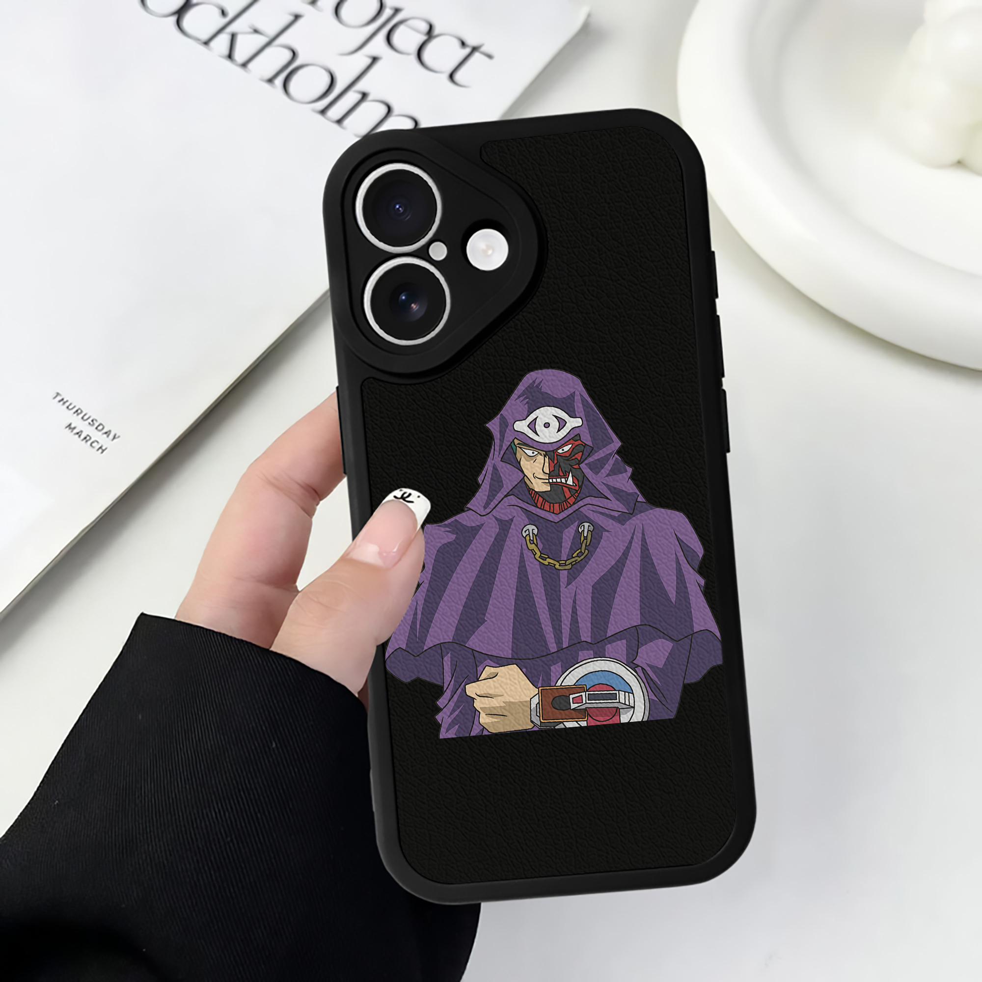 （画像用） 遊☆戯☆王 Yu-Gi-Oh! 【iPhone 16シリーズ対応】シリコンスマホケース（レザー調） 材質：シリコン